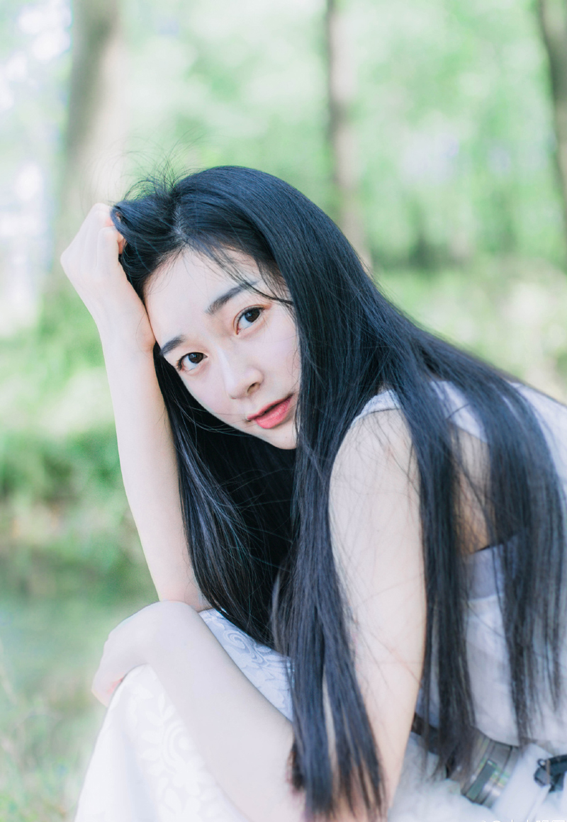 “的确有些冲突，只是……”邓贤苦笑道。